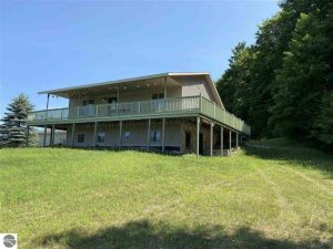 House for sale at 7809 Copemish Road, Thompsonville.